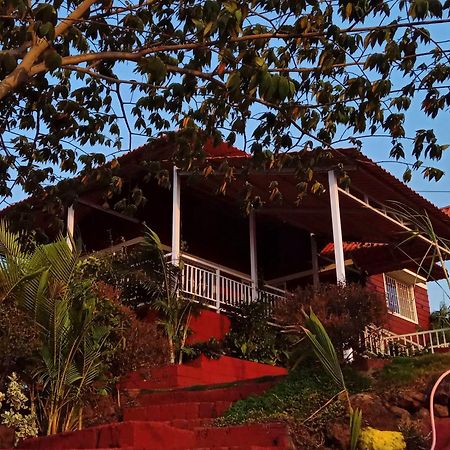 Veera Farmhouse,Villa Kolhapur Exteriör bild