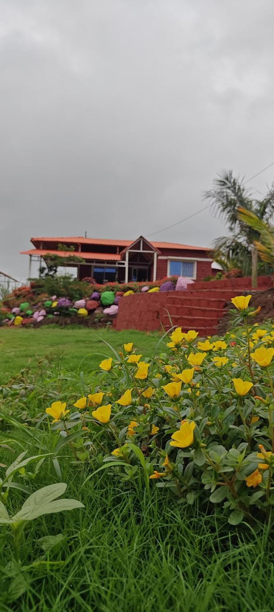 Veera Farmhouse,Villa Kolhapur Exteriör bild