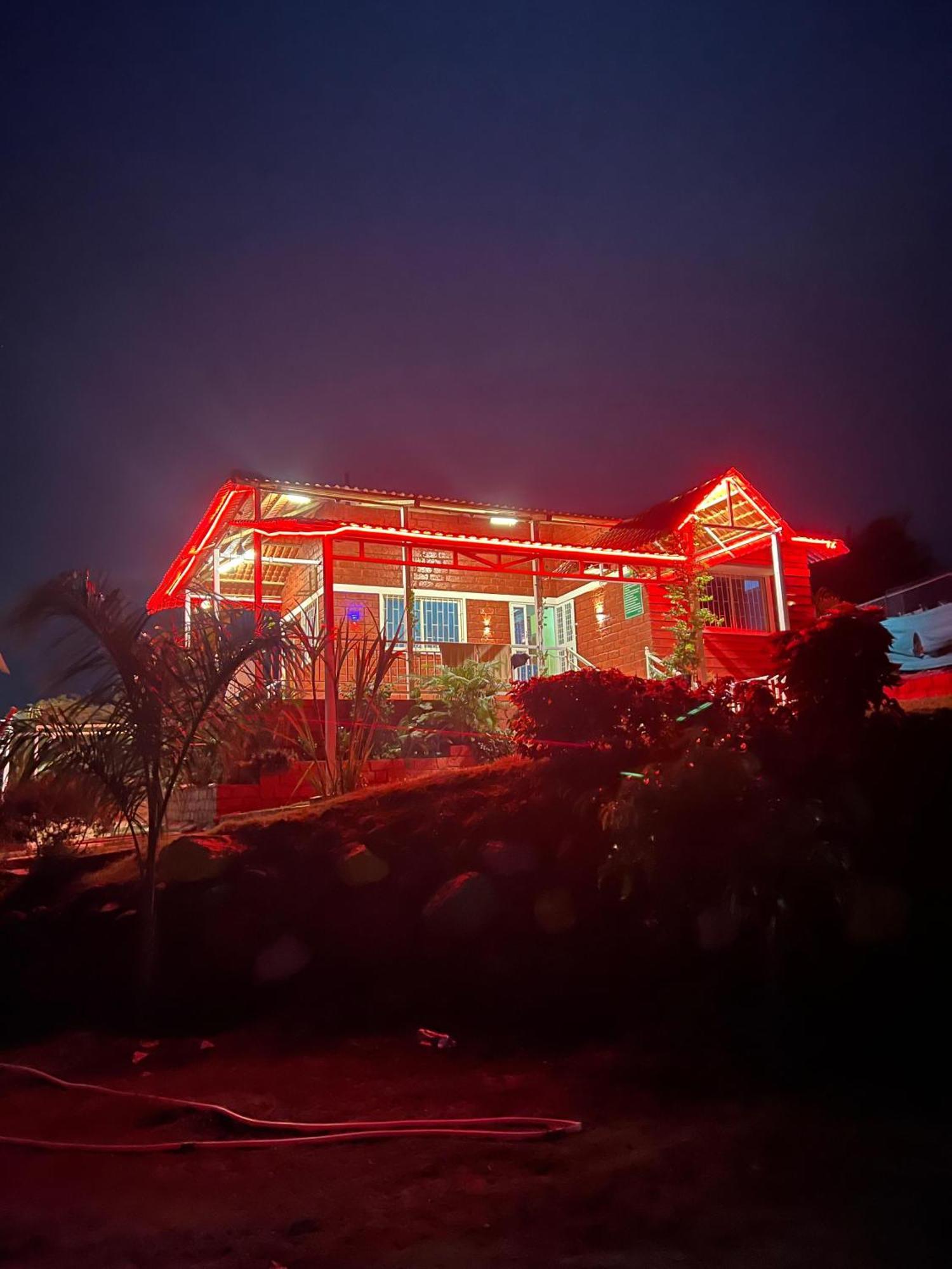 Veera Farmhouse,Villa Kolhapur Exteriör bild