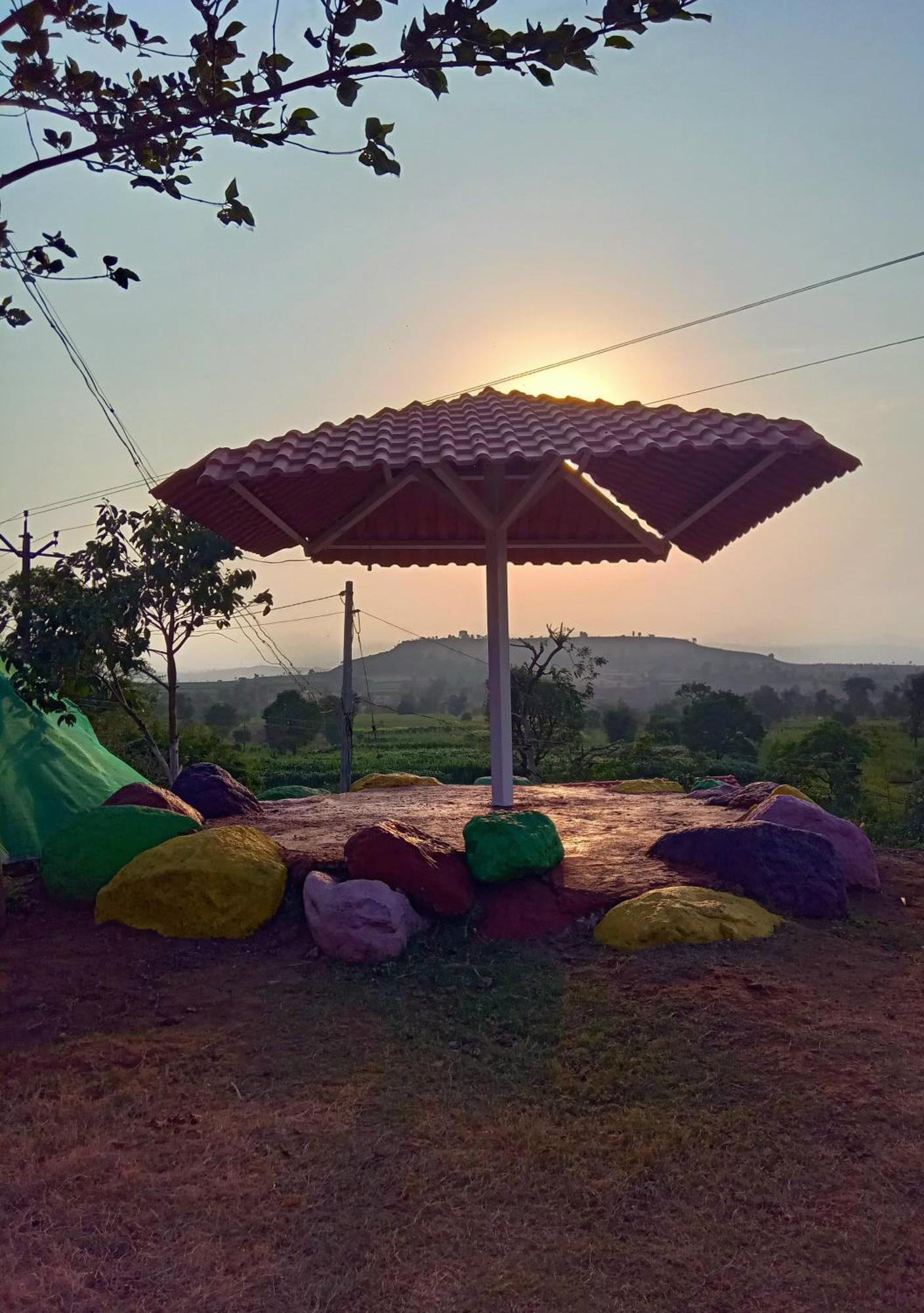 Veera Farmhouse,Villa Kolhapur Exteriör bild